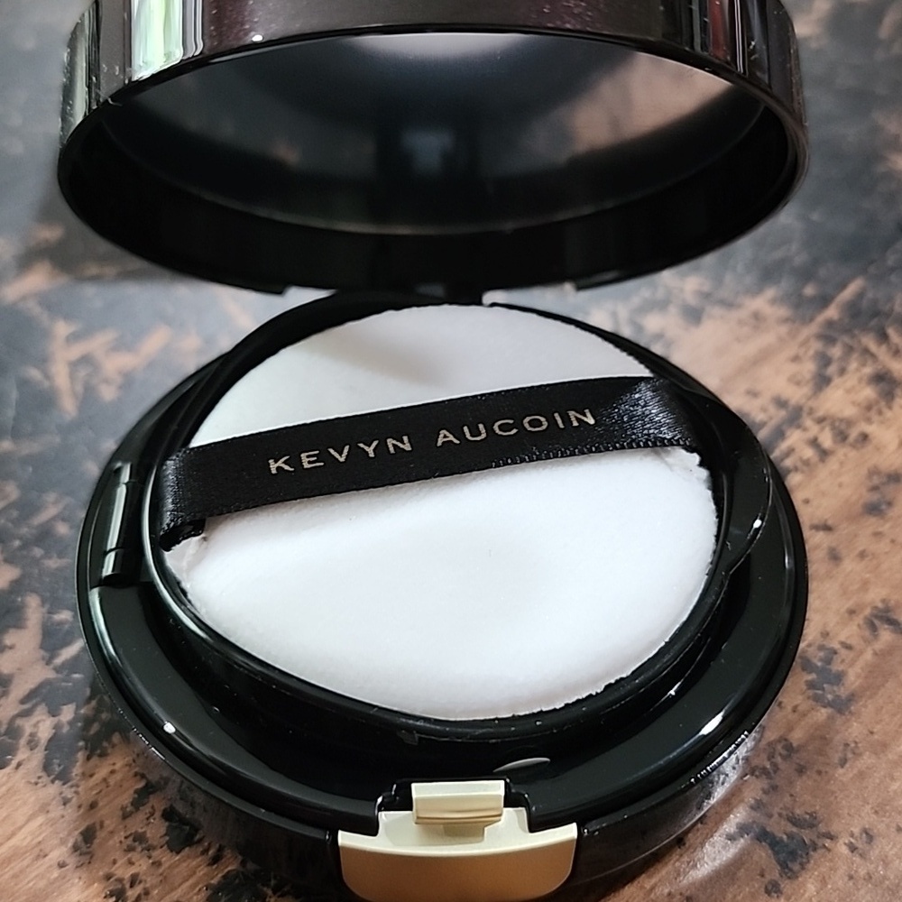 Kevyn Aucoin The Gossamer Loose Powder Radiant Diaphanous Warm Translucent New! - Picture 2 of 3
